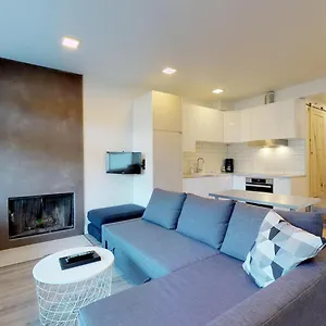 Lakefront Oasis By Harmony Holiday home