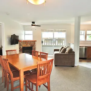 Bear Two Bedroom By Mva Holiday home